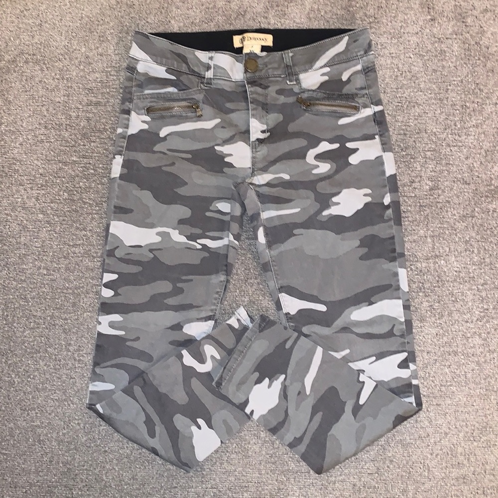 Democracy Gray Camo Skinny Jeans